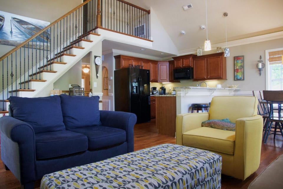 Gorgeous Lake House with Stunning Sunset Views House in Greer