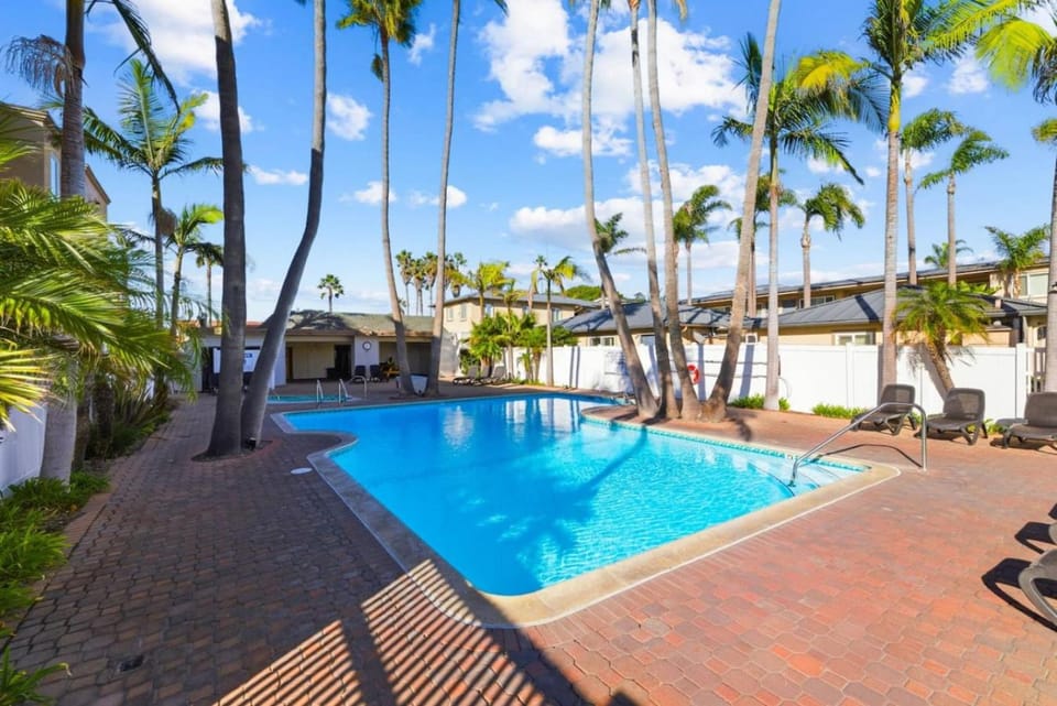 (Breathtaking Beach Front Views Nothing Closer House in Pacific Beach