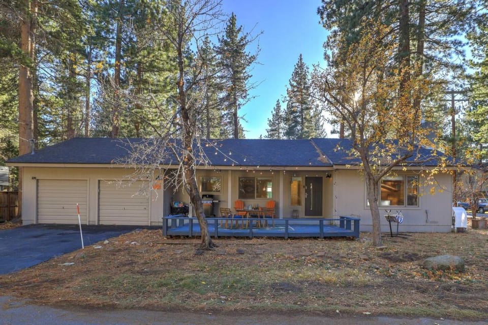 Stellars Jay Getaway Pet Friendly in City of SLT House in South Lake Tahoe