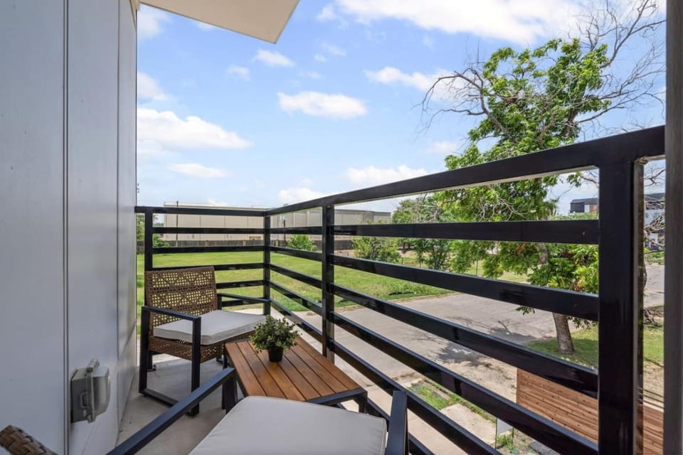 The Ruby 2BD In the Heart of FW House in Fort Worth