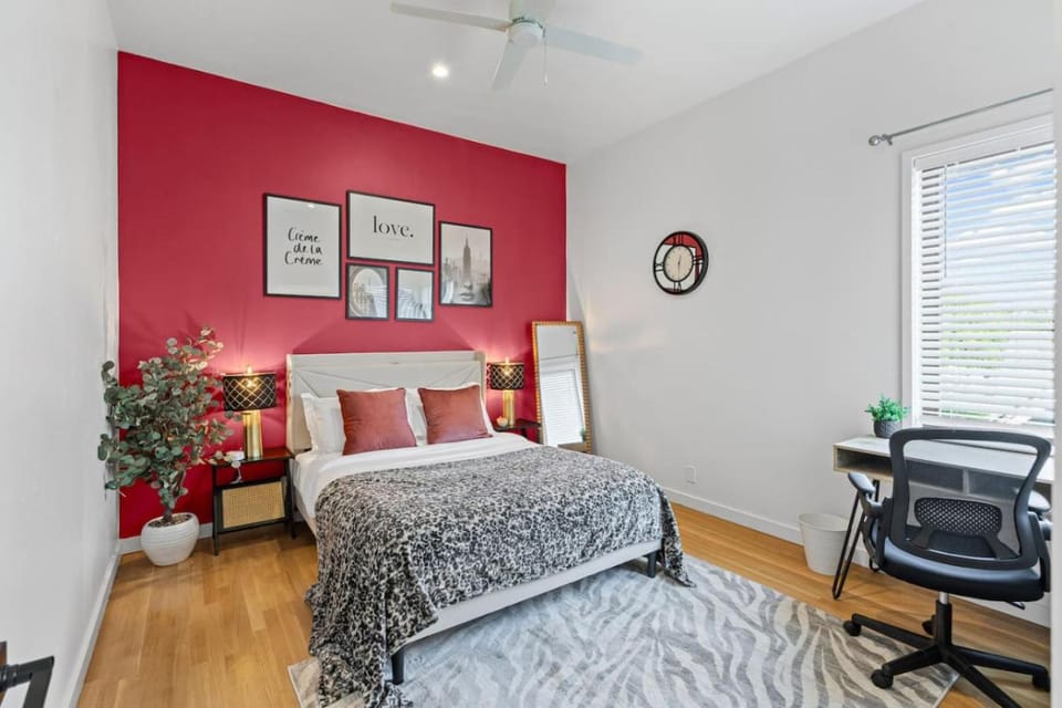 The Folium 3BD In the Heart of Magnolia House in Fort Worth