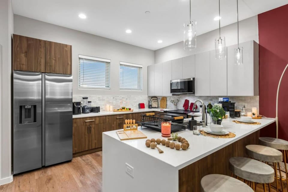 The Coral 2BD TownHouse 7ST Walkable House in Fort Worth