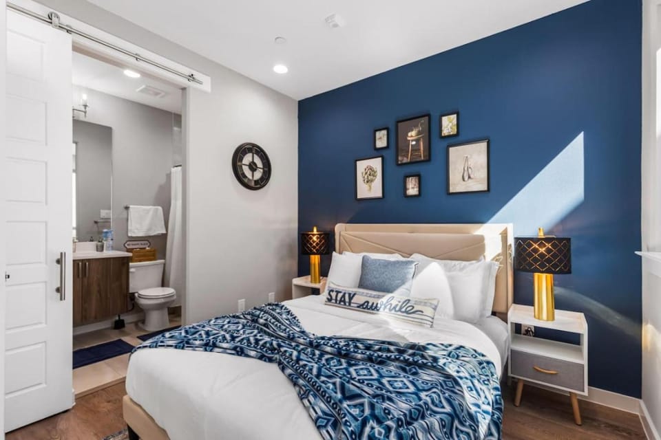 The Coral 2BD TownHouse 7ST Walkable House in Fort Worth