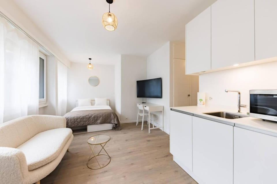 The Mini Minimalist Free Parking Apartment in Lausanne