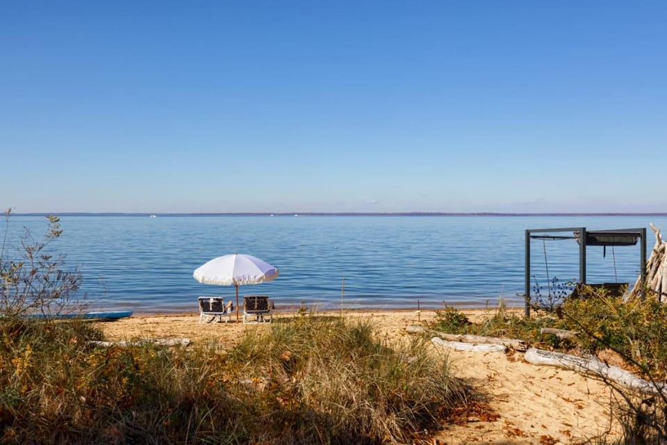 Bamboo Sands Villa and Captains Lookout House in Maryland