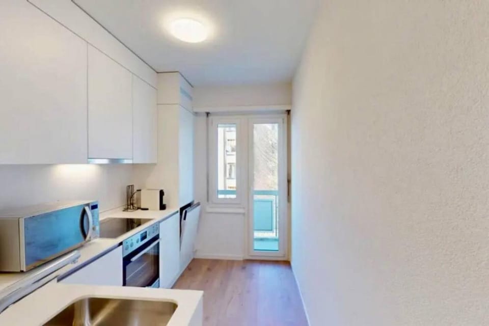 Spacious Minimalist Prilly 2BR Free Parking Apartment in Lausanne