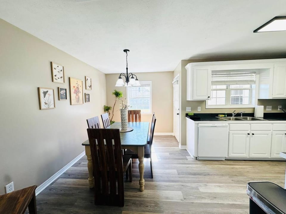 Eastgate 18B beautiful townhouse Apartment in Hammond