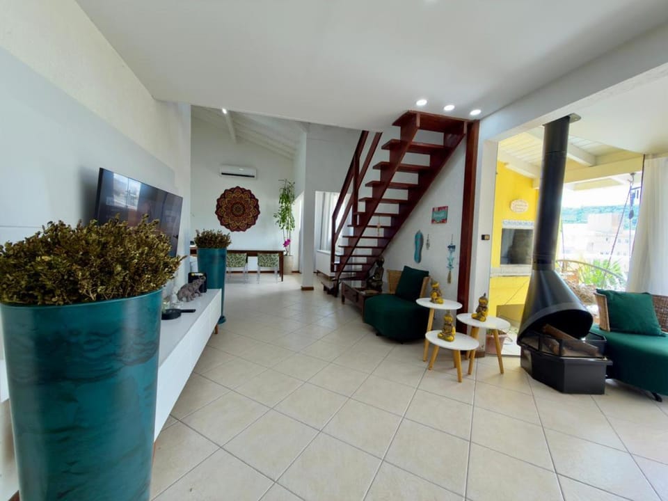 Cobertura duplex poucos metros do mar de Jurerê Apartment in Florianopolis