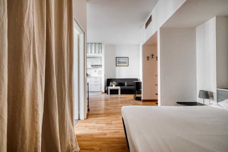 Living room, Photo of the whole room