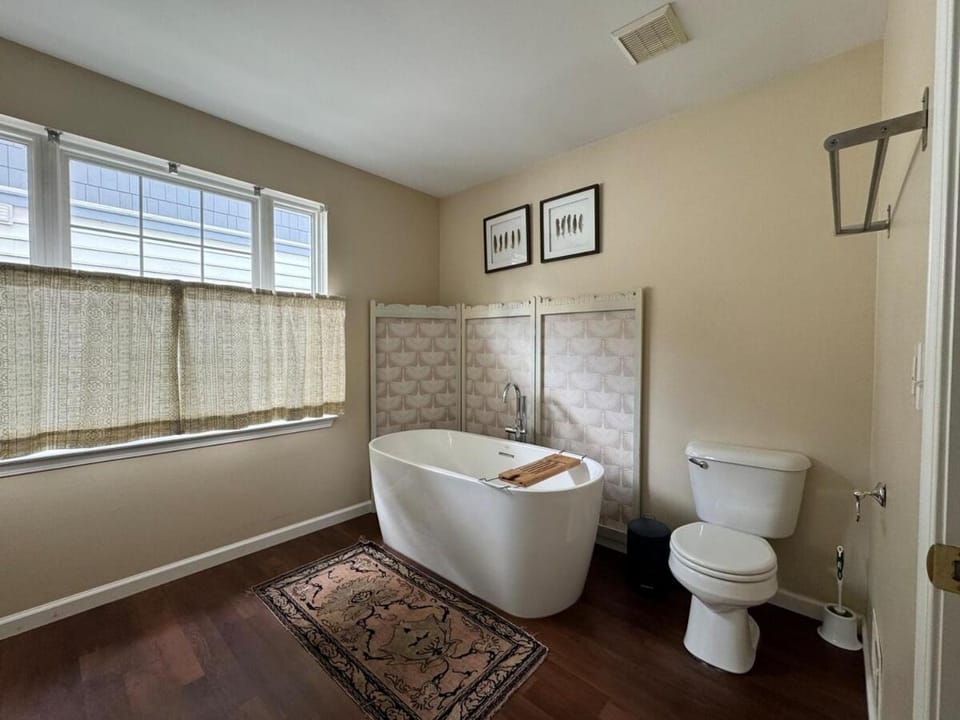 Battlefield Getaway House in Jerusalem Township