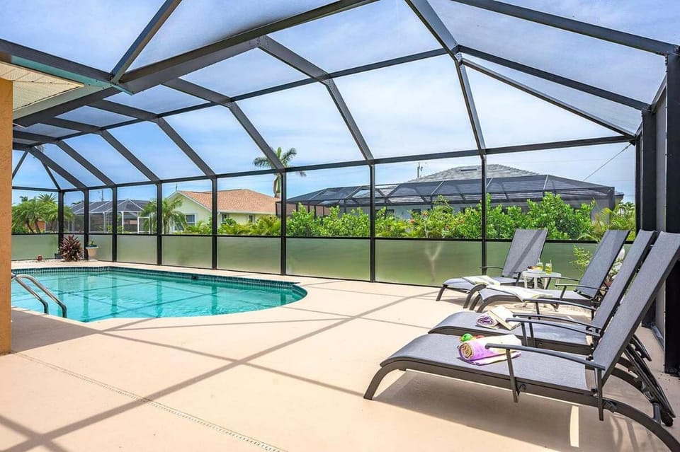 Aha Moment - SW Villa near Cape Harbor - Vesteva House in Cape Coral