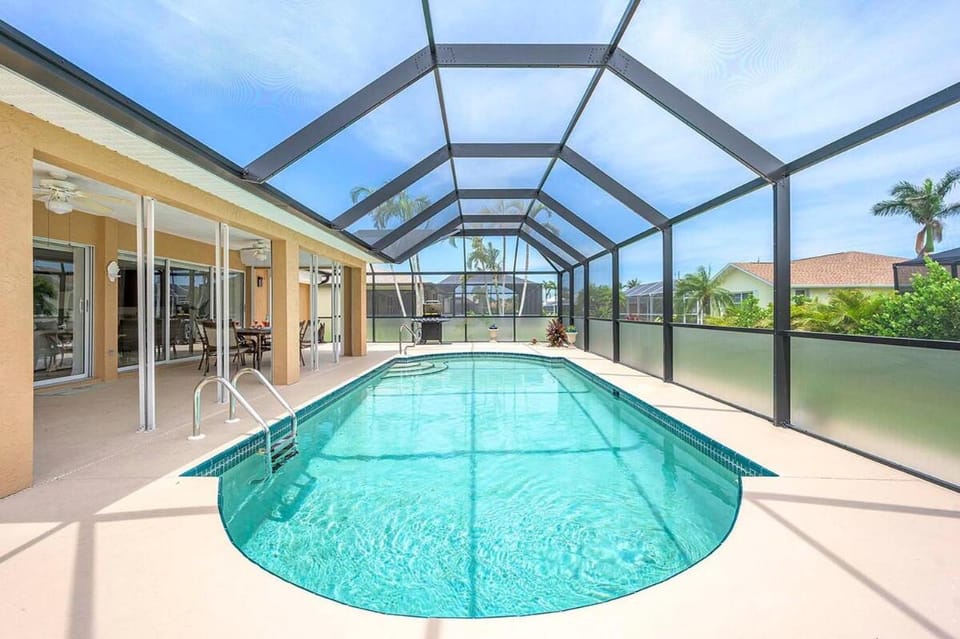 Aha Moment - SW Villa near Cape Harbor - Vesteva House in Cape Coral
