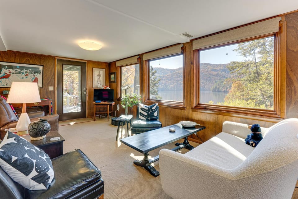 ‘Casa Alcoa’ Mtn-View Apt Over Santeetlah Lake! Apartment in Lake Santeetlah