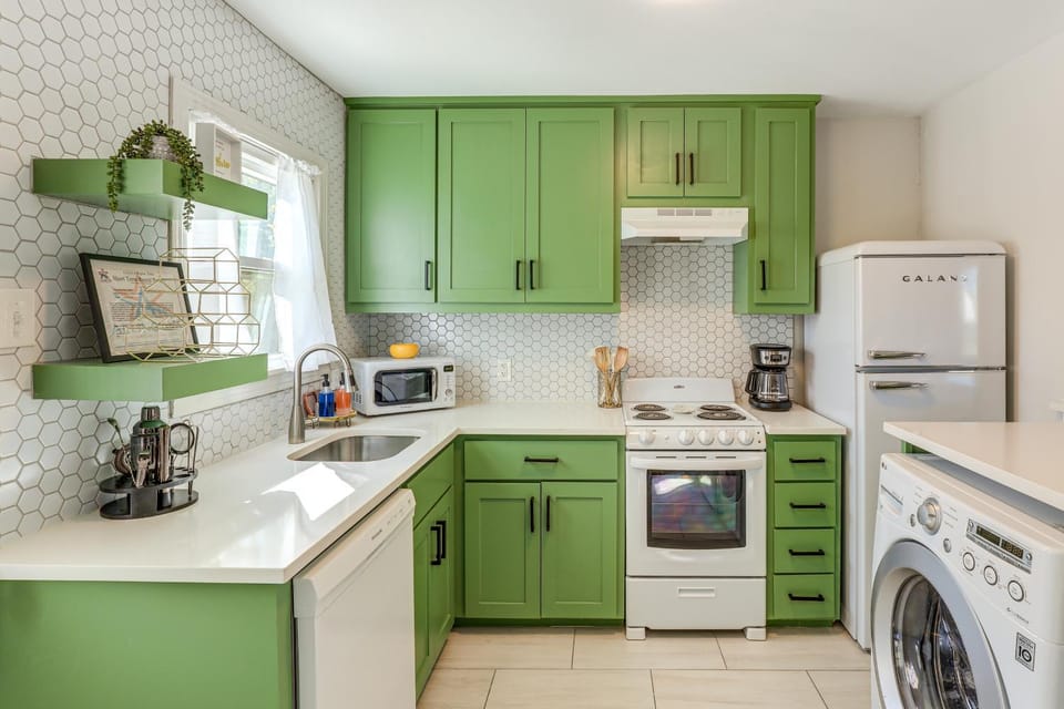 2 Blocks to AT&T Stadium: Sports Fan Headquarters! House in Arlington