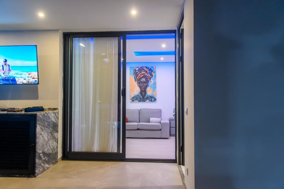 Communal lounge/ TV room, TV and multimedia, Living room, Seating area, Evening entertainment