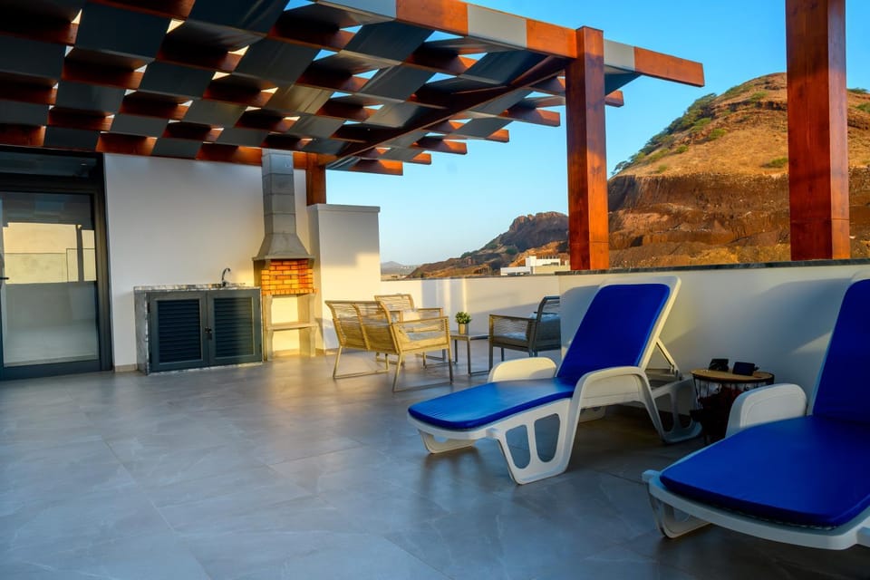 Patio, Day, Natural landscape, View (from property/room), Balcony/Terrace, Living room, Seating area, Mountain view, sunbed