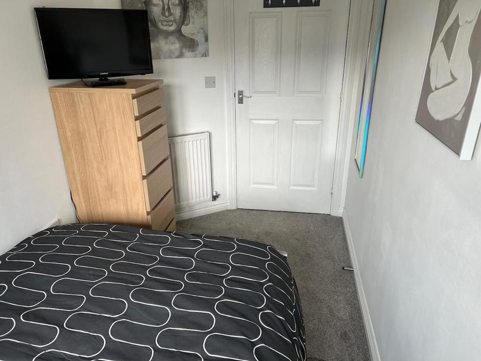 Flat in Filton Mod Rolls Royce gkn Apartment in Bristol