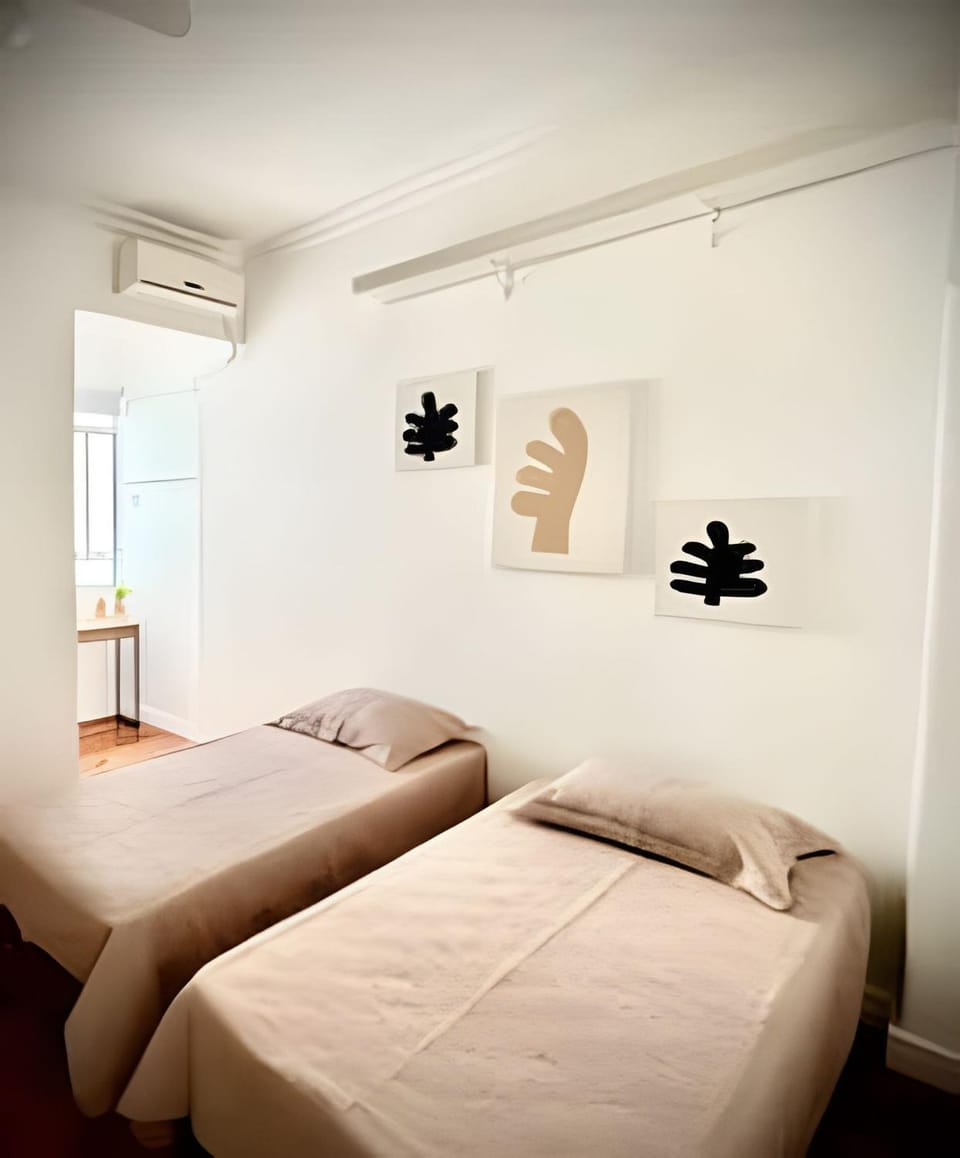 Bed, Photo of the whole room, Bedroom, air conditioner