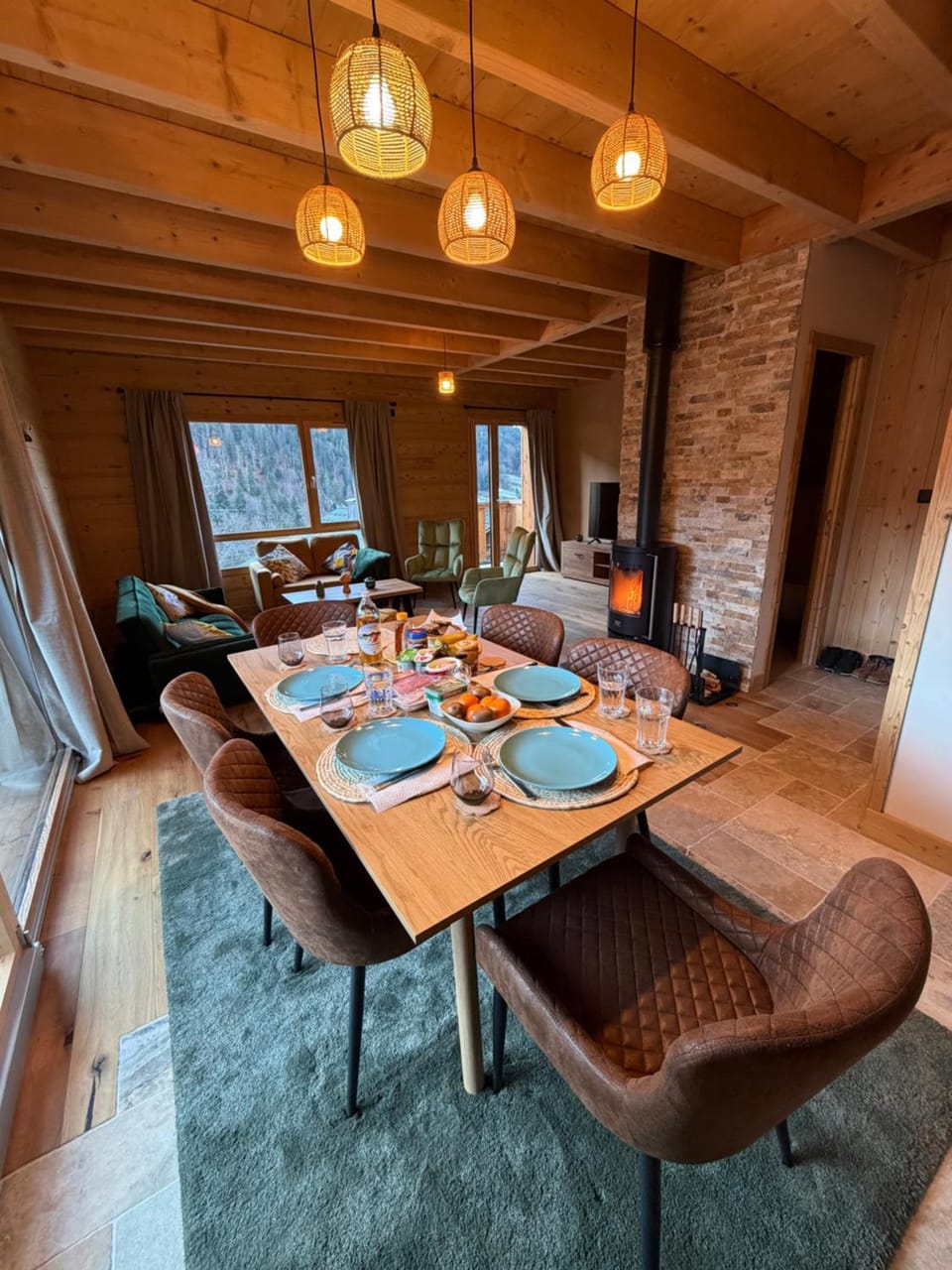 Breakfast, Lunch, Dinner, fireplace