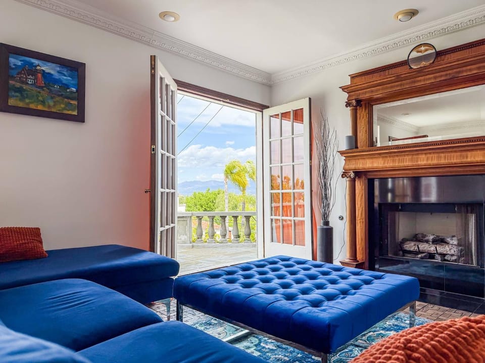 Patio, Coffee/tea facilities, View (from property/room), Balcony/Terrace, Living room, Seating area, Family, fireplace