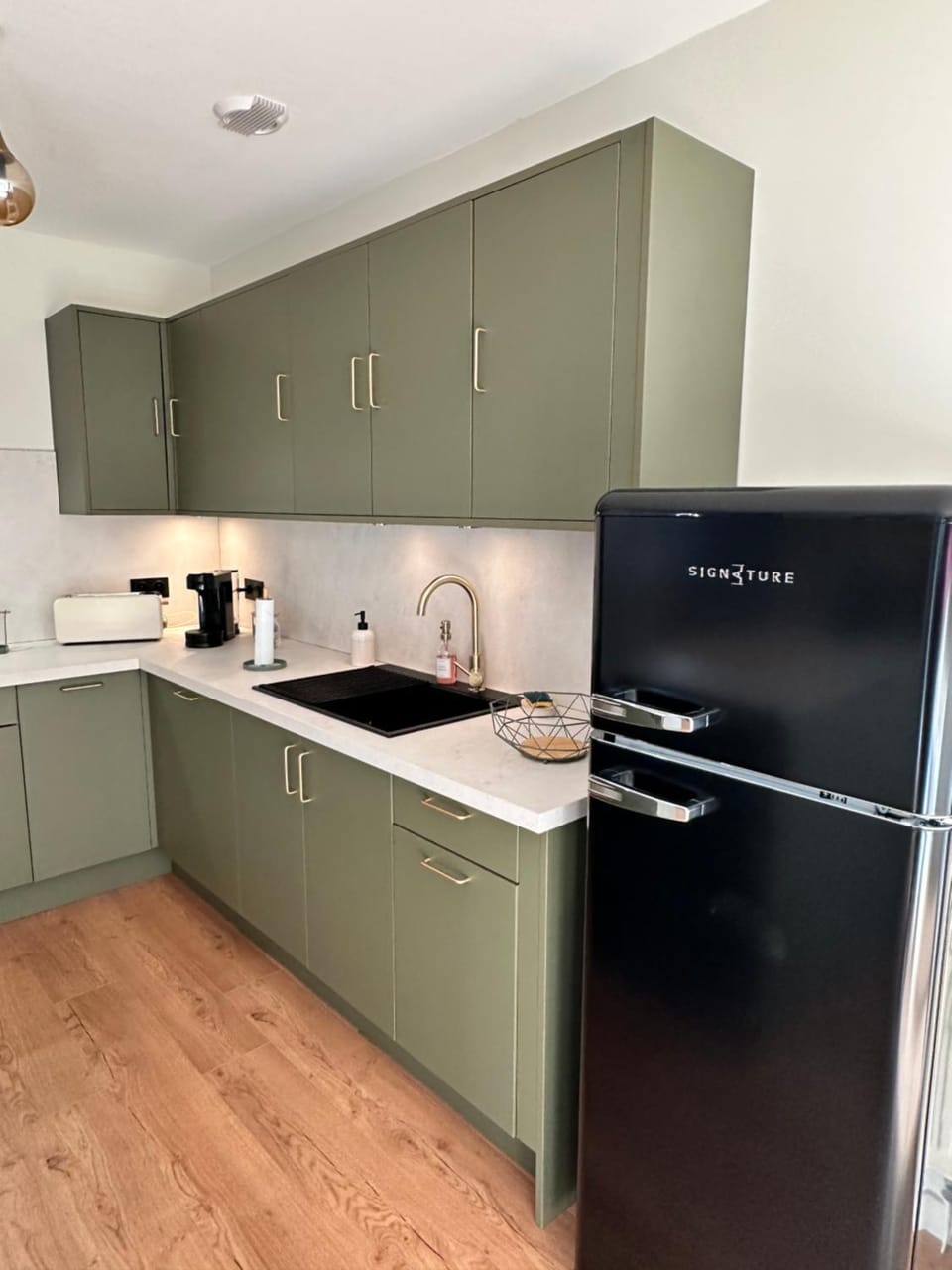 Coffee/tea facilities, Kitchen or kitchenette, dishwasher