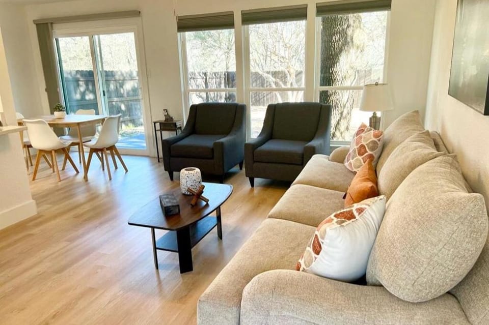 2 King Master with en-suite Bath-Pet Friendly House in Austin