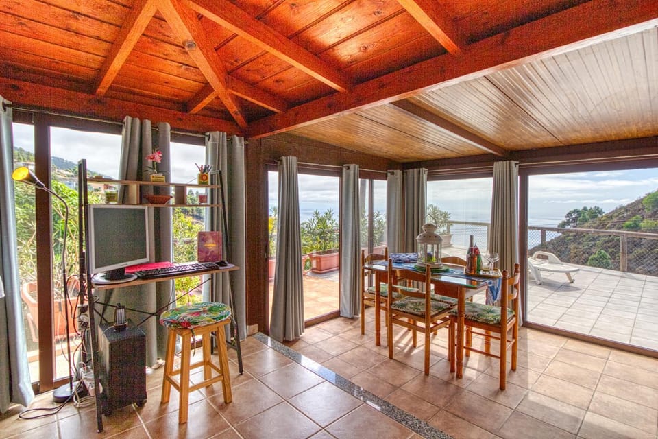 Balcony/Terrace, Living room, Seating area, Dining area
