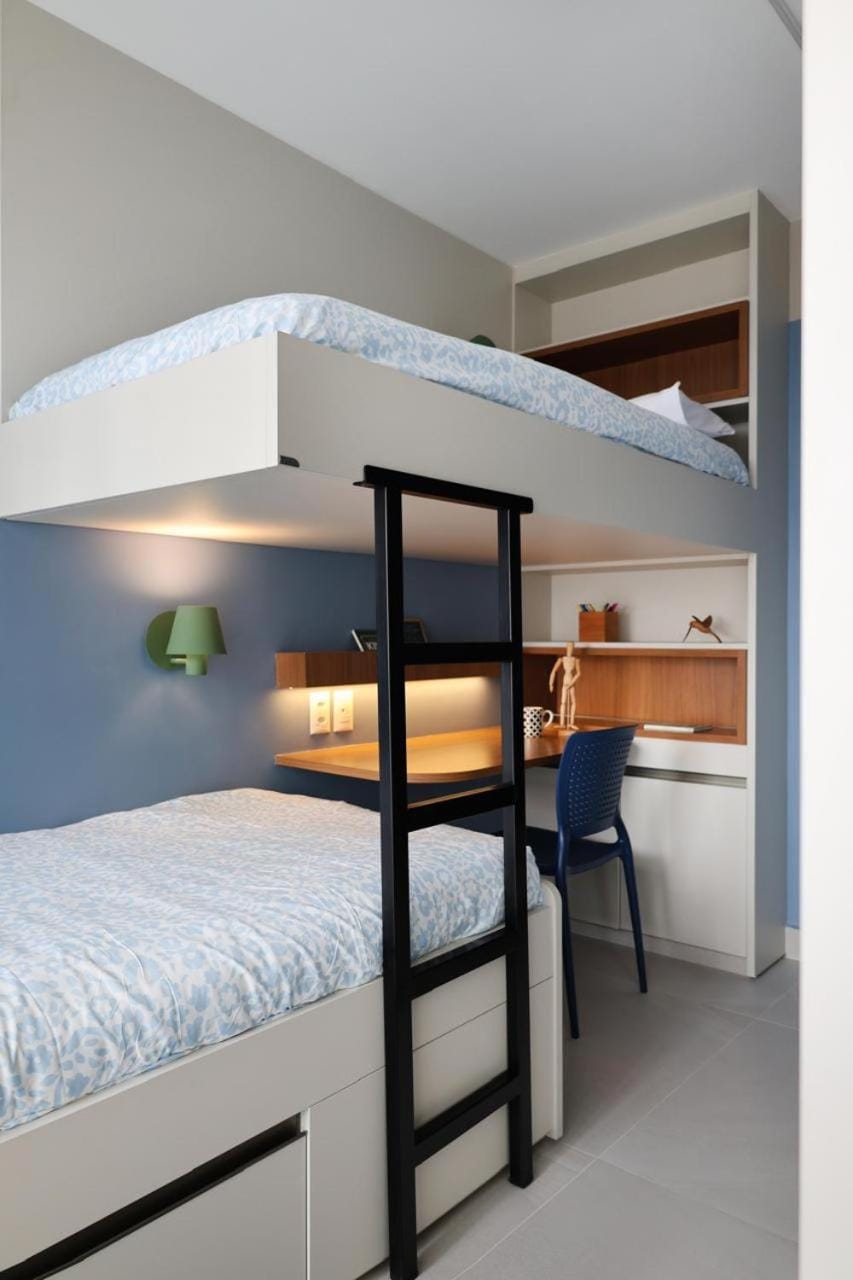 Bedroom, bunk bed