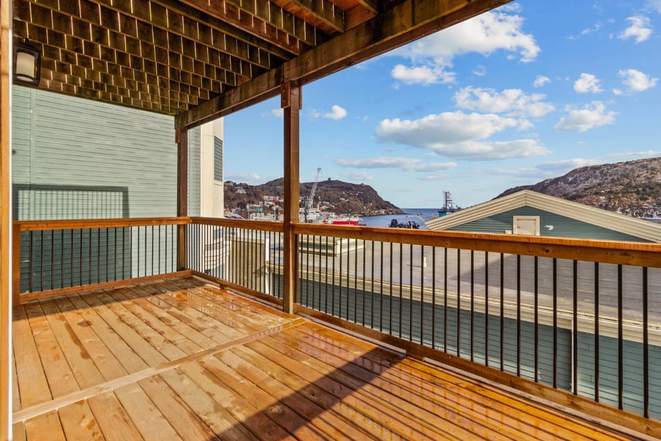 Duckworth King Queen Sub Pent Harbour Vw Apartment in St Johns