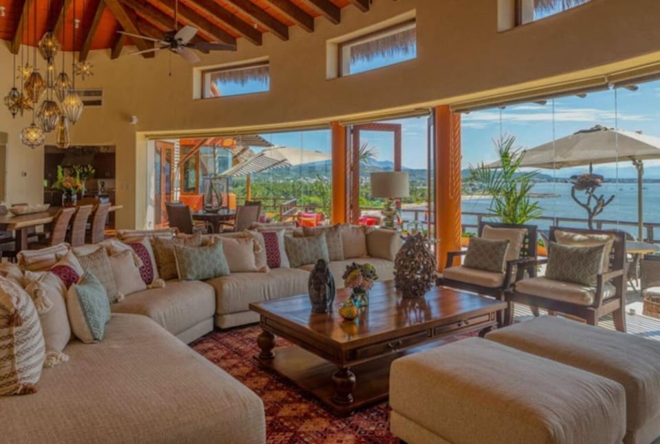 Luxury 7BR Villa | Private Pool & Beach Club House in La Cruz de Huanacaxtle