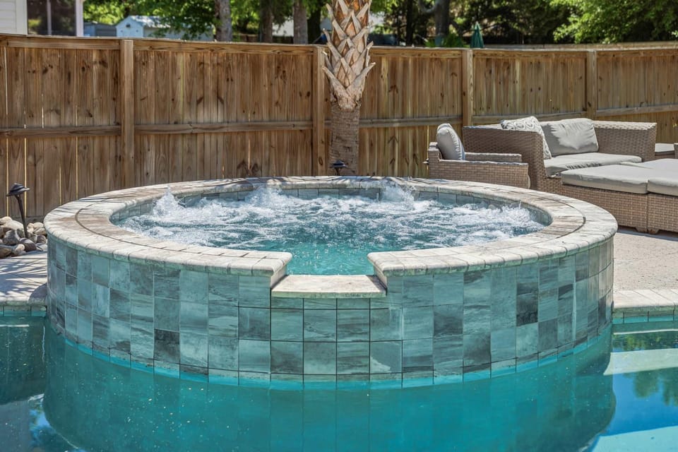 Pleasant Place Villa -Newly Built with Pool Close to downtown&beach House in Mount Pleasant