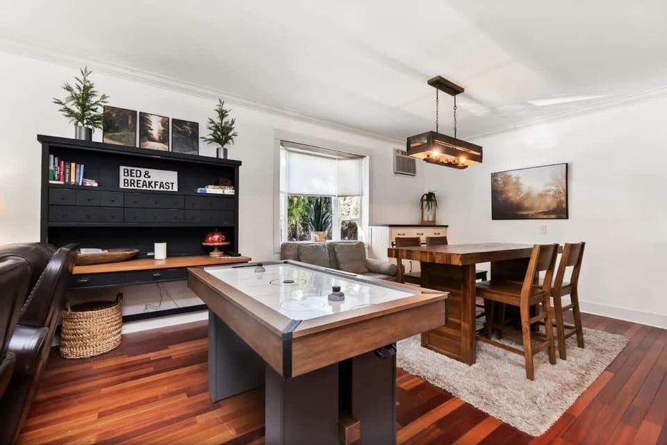 Downtown BnB House - Hot Tub - Barrel Sauna House in Leavenworth