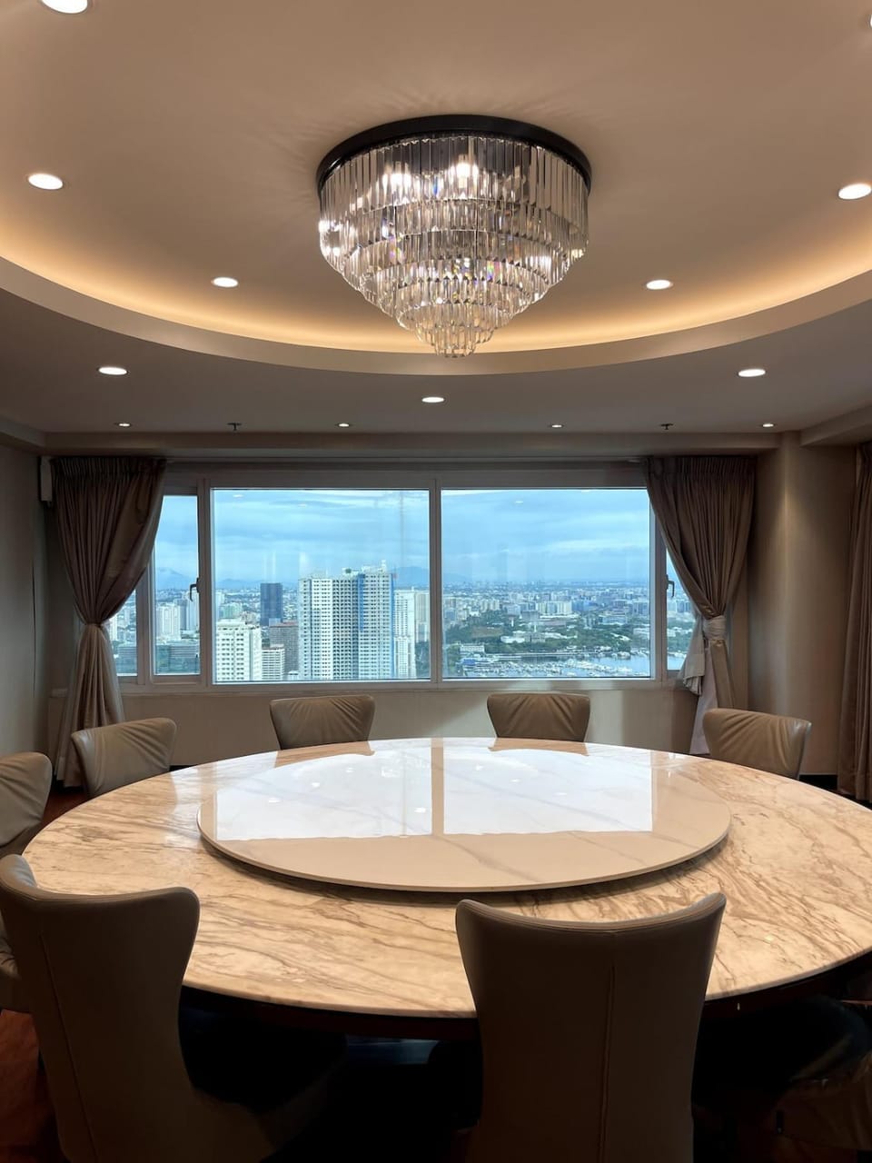 Ultra Luxury 5BR Penthouse in Manila Bay Rizal Park Apartment in Manila City
