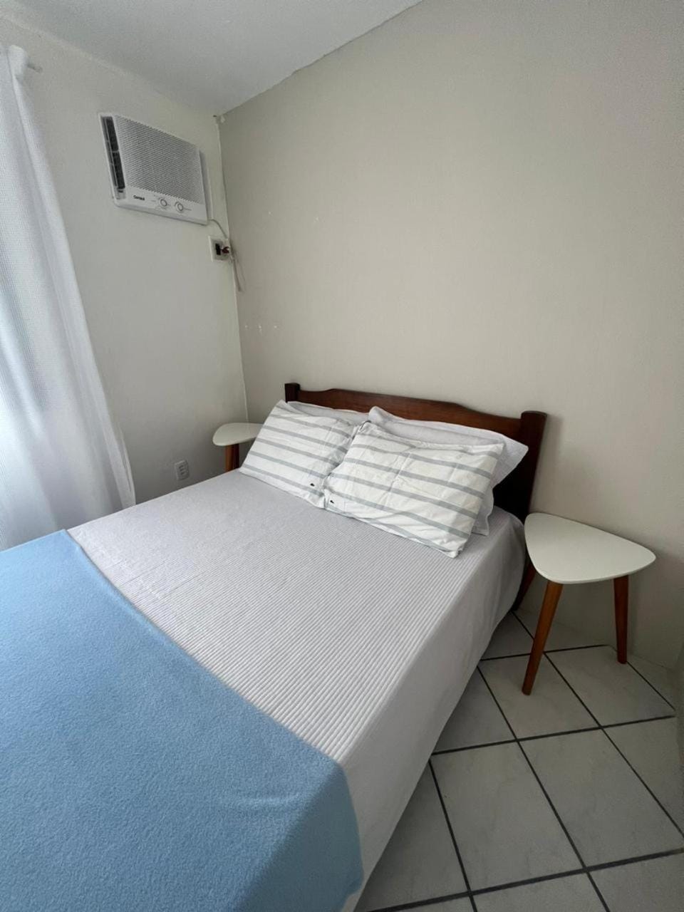 Bed, Photo of the whole room, Bedroom, air conditioner
