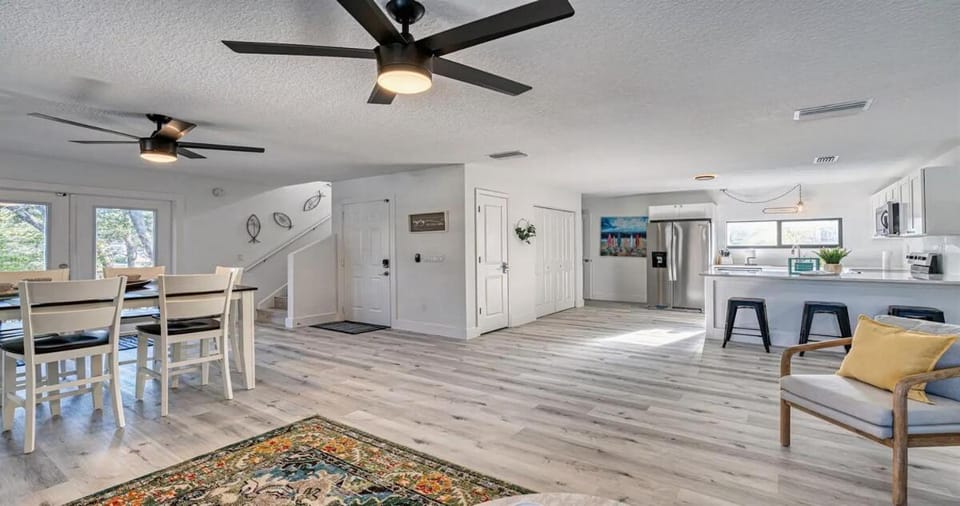 Beachside Getaway - Heated Pool - By Vilano Beach House in Vilano Beach