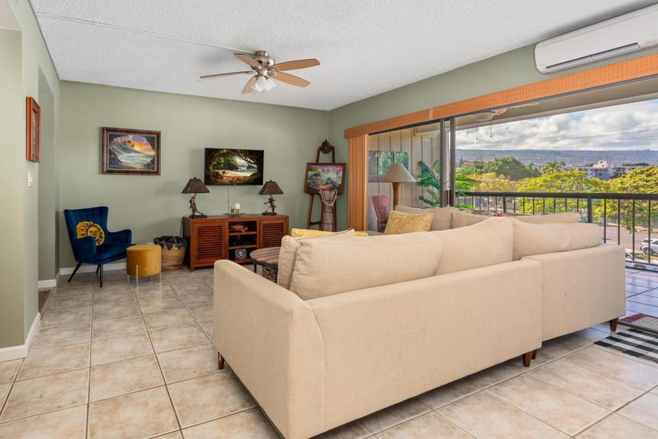 Big Island Kona Plaza 311 Apartment in Holualoa