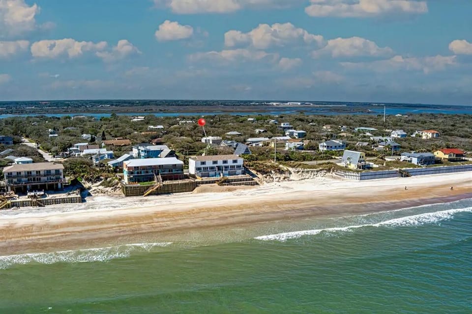 Dream Beach Haven! Rambler, Heated Pool, Beachside House in Vilano Beach