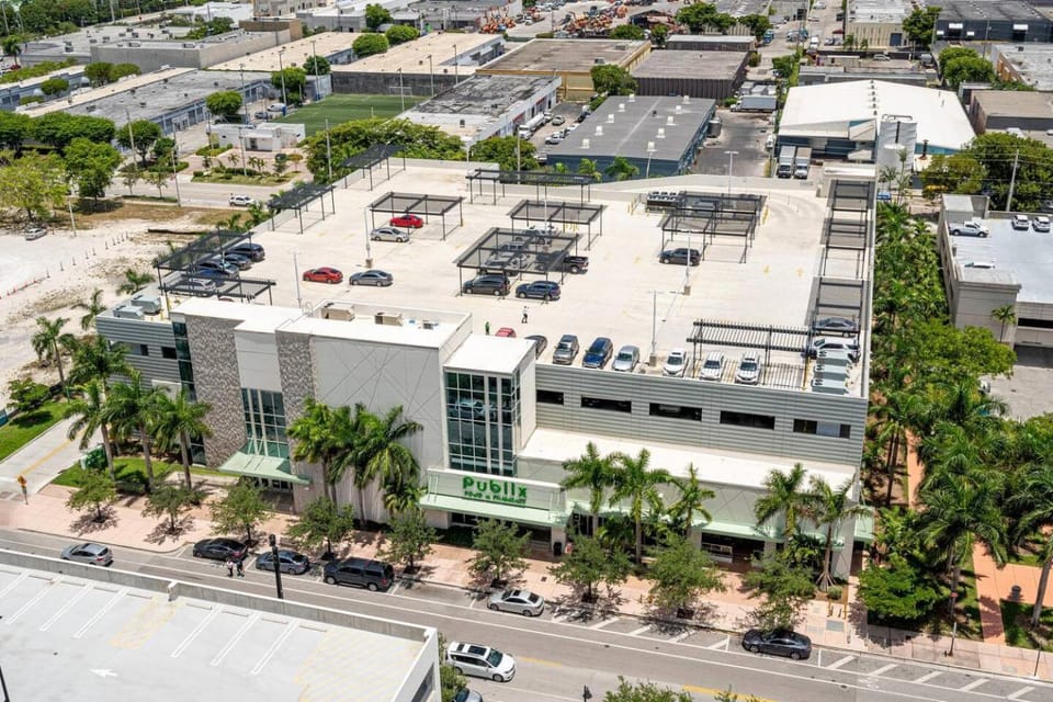 Luxury Condo - 3B3B with Amazing Skyline View Apartment hotel in Doral