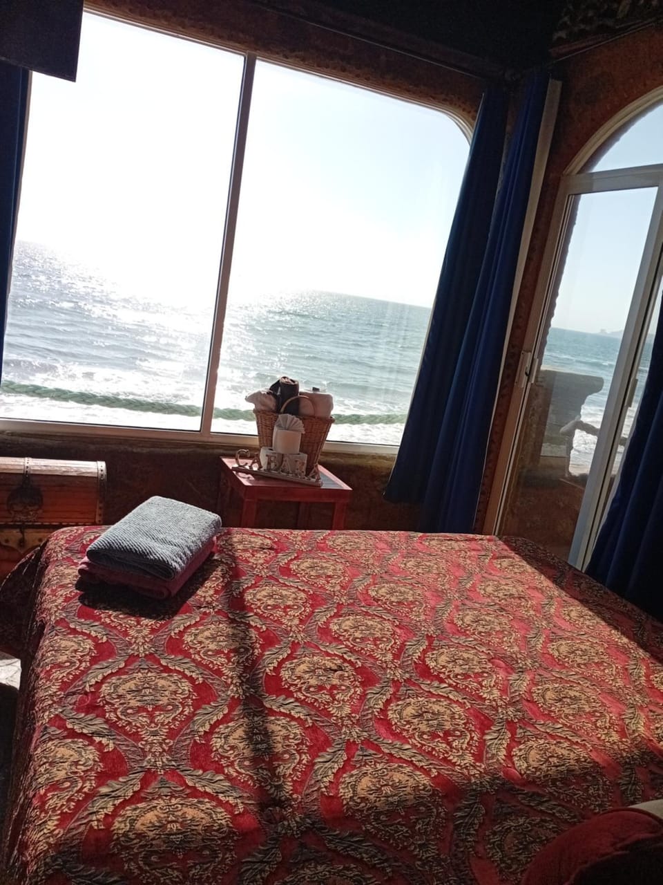 Bed, Sea view
