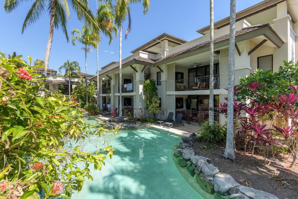 Property building, Pool view