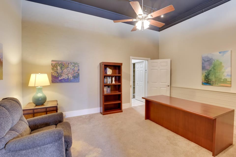 Steps to Restaurants & Shops! Dtwn Marshall Apt Apartment in Marshall