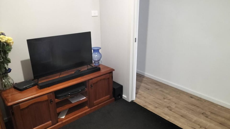 Communal lounge/ TV room, TV and multimedia