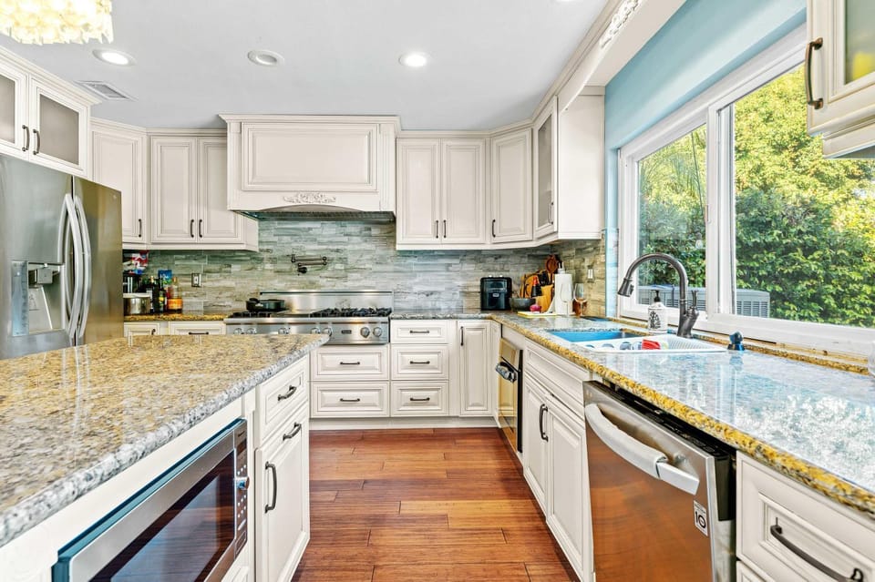 Spacious 4BR Family Retreat w Private Pool House in Cerritos