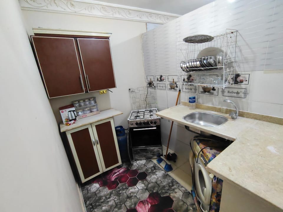 Kitchen or kitchenette, Dining area, dishwasher, minibar, stove