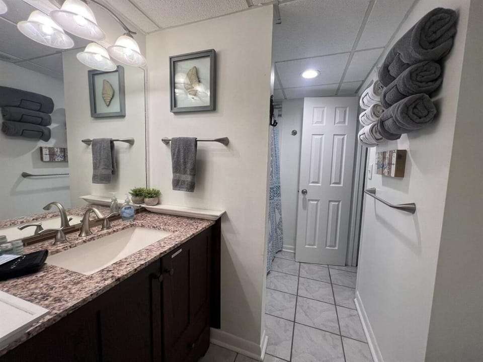 Amazing View Beach Front King Bed Apartment in Panama City Beach