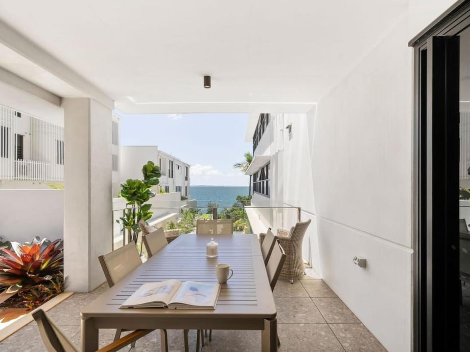 Sunrises and Sandy Toes Apartment in Brisbane
