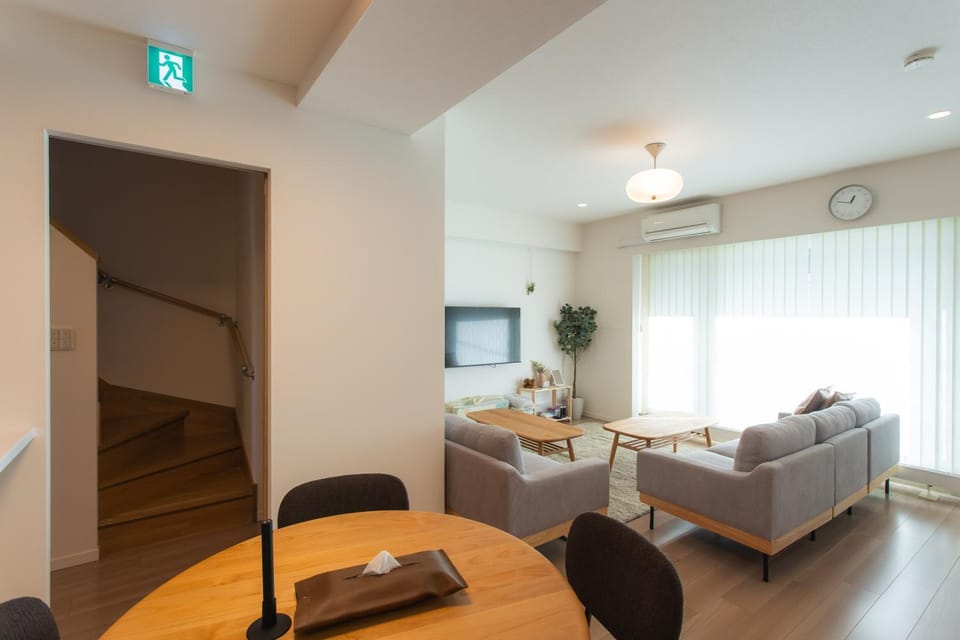TV and multimedia, Living room, Dining area, air conditioner