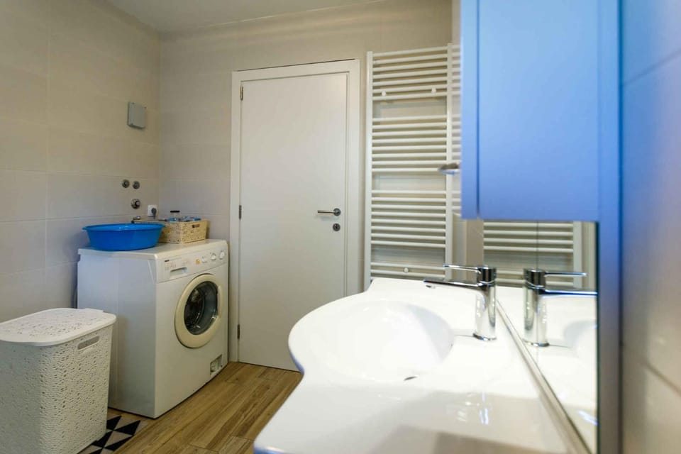Bathroom, washing machine