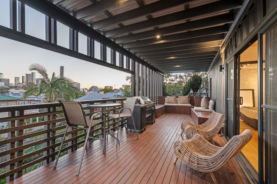 View (from property/room), Balcony/Terrace, Seating area