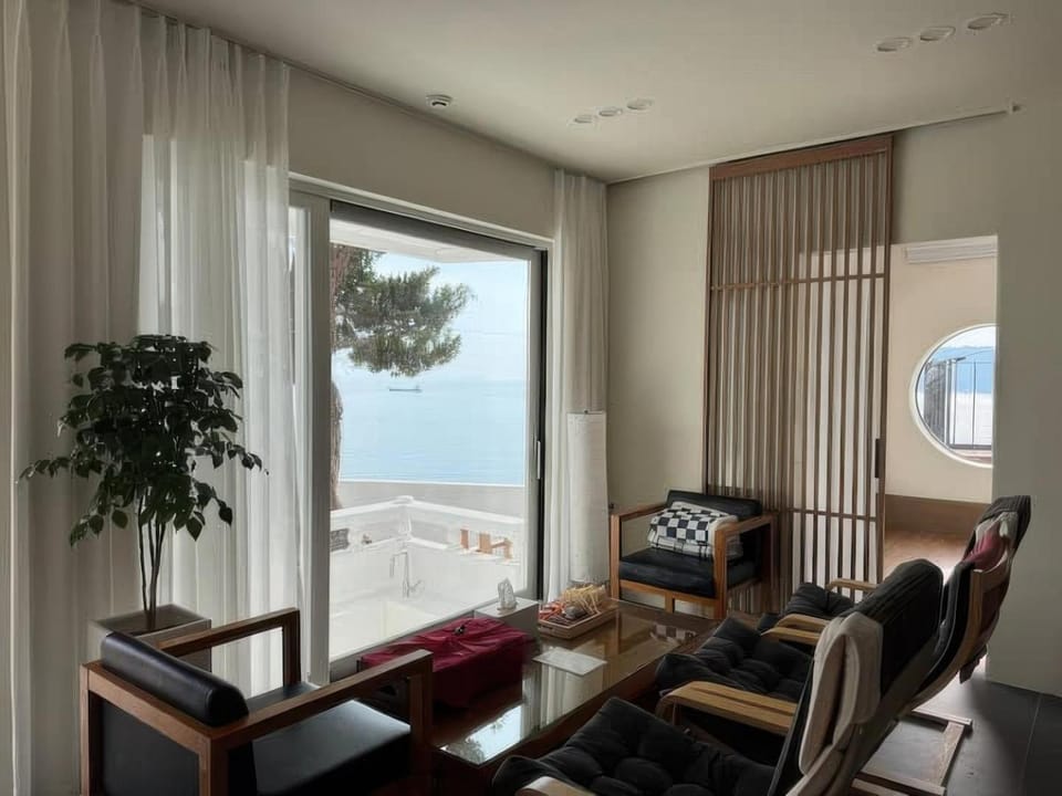 YeoulHyang, and Dam ㅣYeoulDamㅣ Apartment in Busan